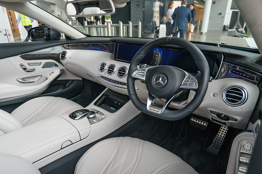 derby airport transfers in a luxury mercedes